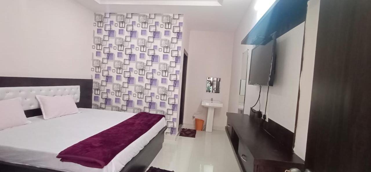 Varun Residency Bhadrachalam Bagian luar foto