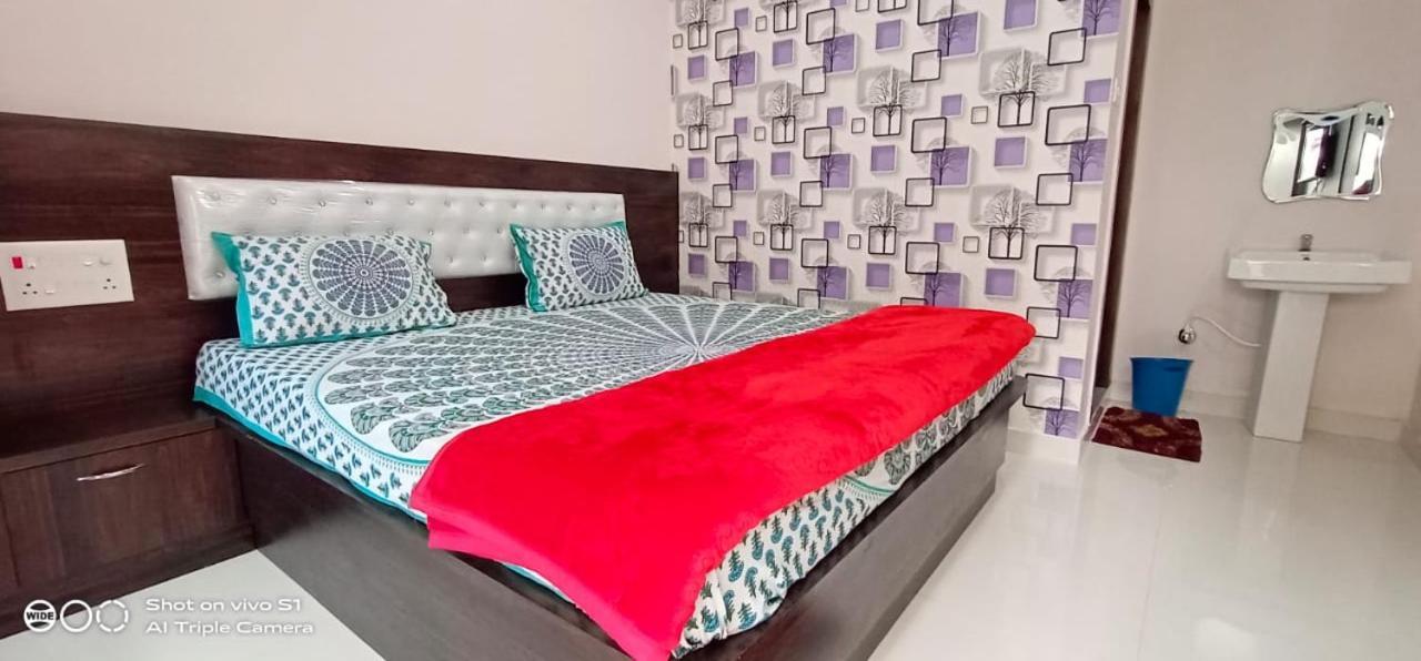Varun Residency Bhadrachalam Bagian luar foto